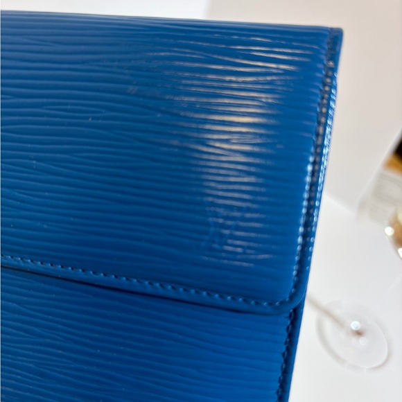 Louis Vuitton Blue Epi Wallet - Picture 10 of 10